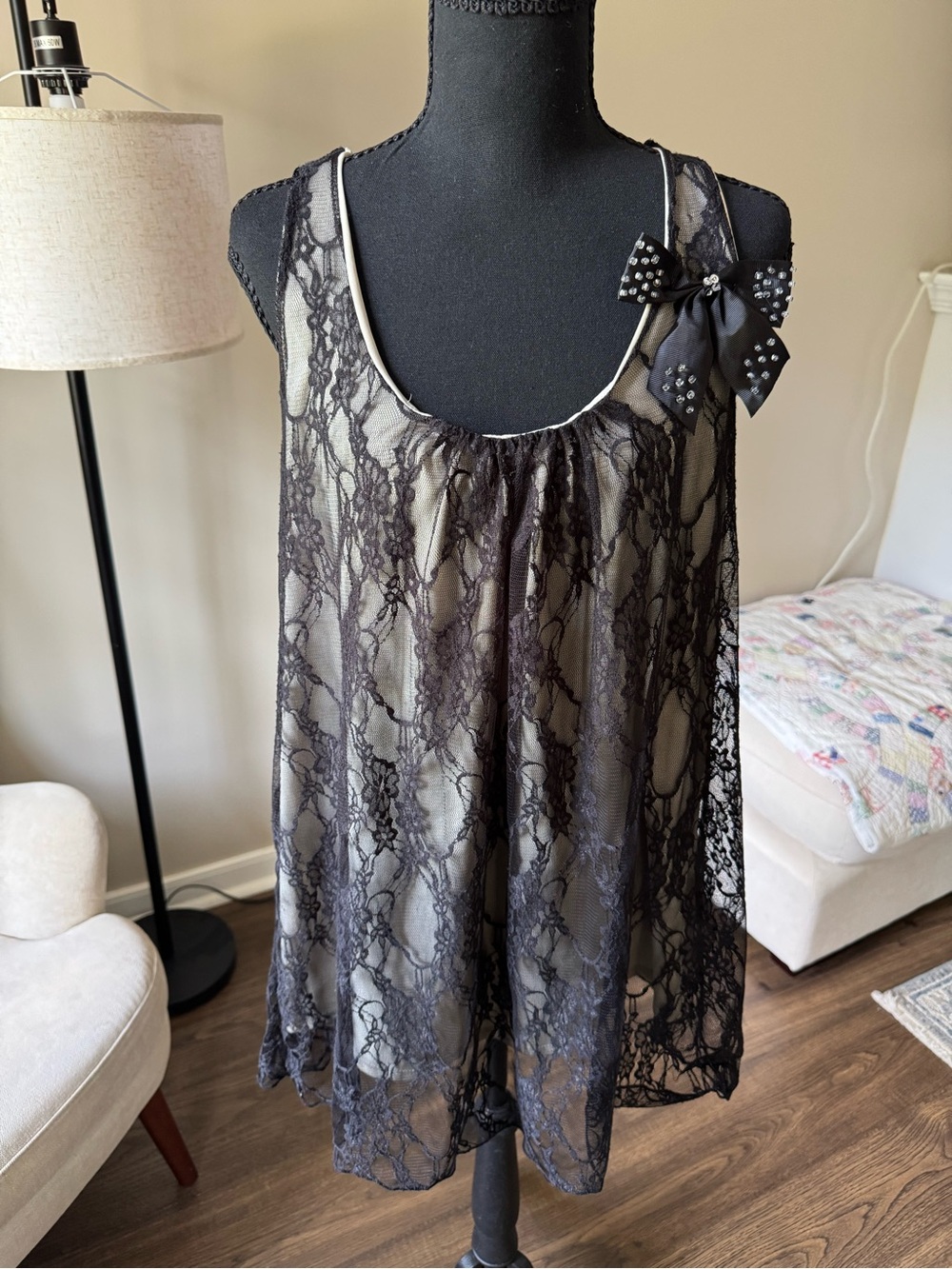 Black Lace Sleeveless Nightdress with Bow Accent